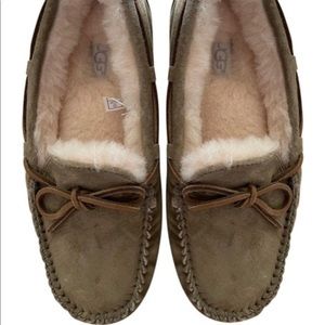 UGG Dakota slippers flats US 7